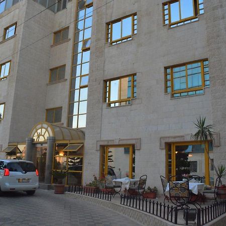 Capri Hotel Suites Амман Экстерьер фото