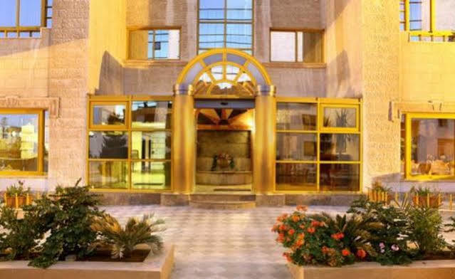 Capri Hotel Suites Амман Экстерьер фото
